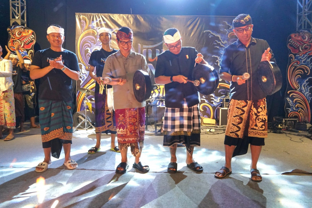 Bupati Adi Arnawa Buka Njung Nwa Festival Tanjung Benoa